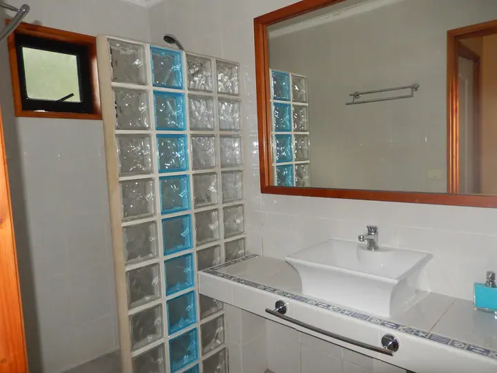 Casa con bajada al río