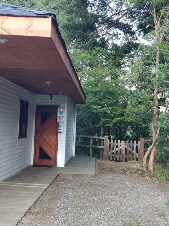 Casa con bajada al río